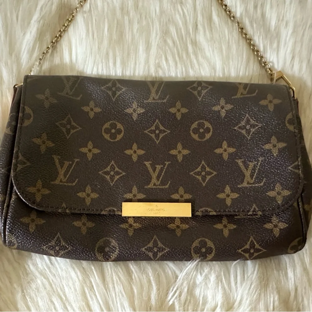 Discontinued**LV Favorite MM Shoulder/crossbody Bag
